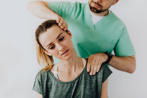 How Can Chiropractors Help With Your Shoulder Pain