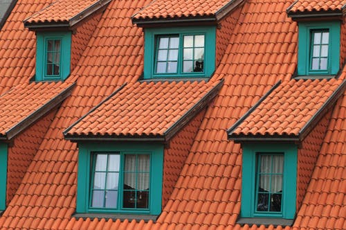 Roof Care Basics: Signs That It Demands for a Complete Replacement