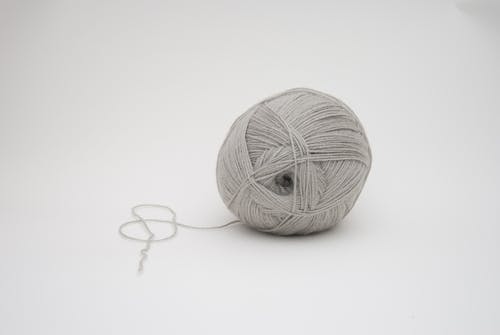 How to Choose the Right Yarn for Beginners